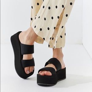 Platform sandals